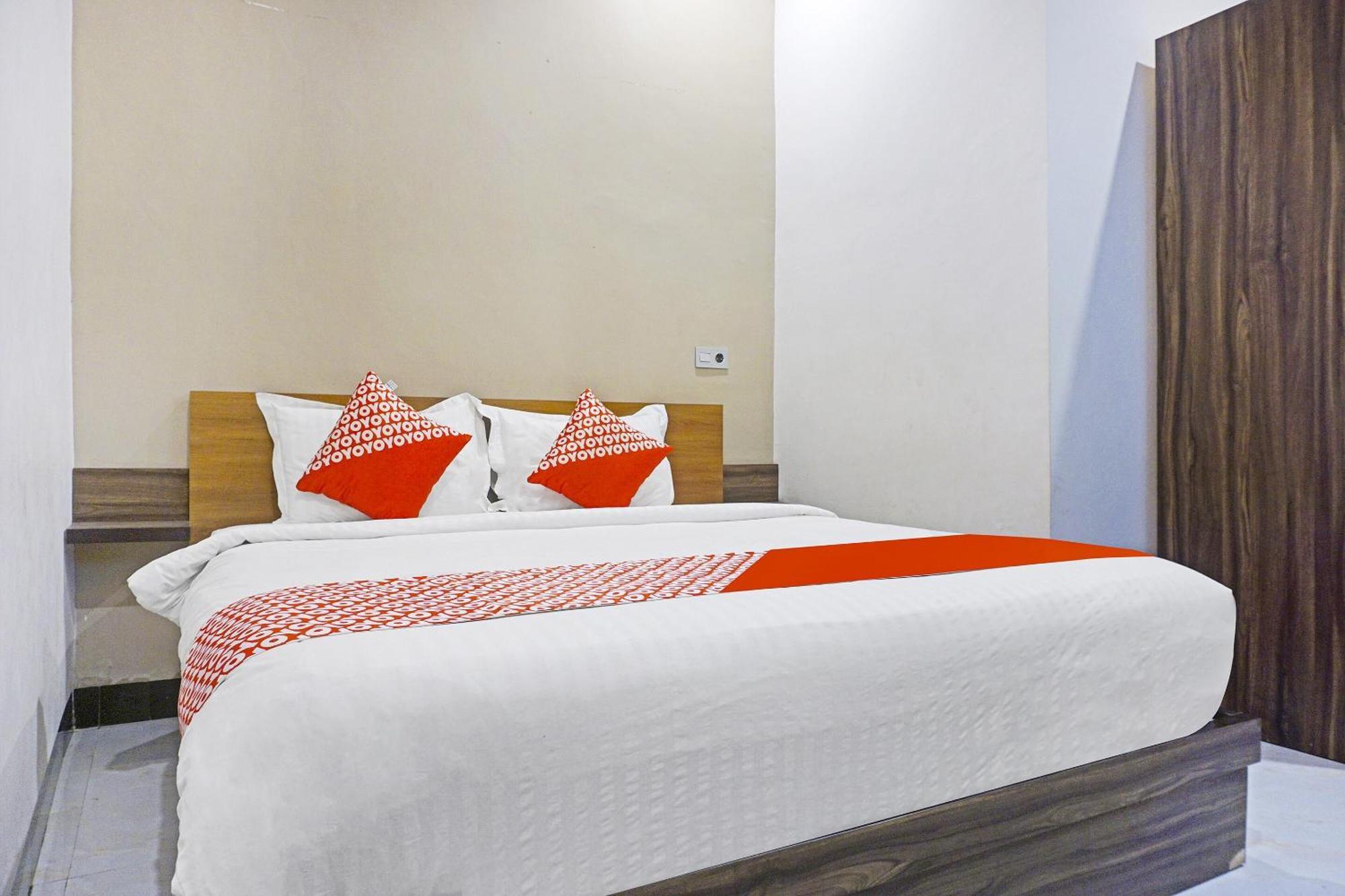 Collection O 91331 Hotel Grand Saota Soppeng Lalabata Esterno foto