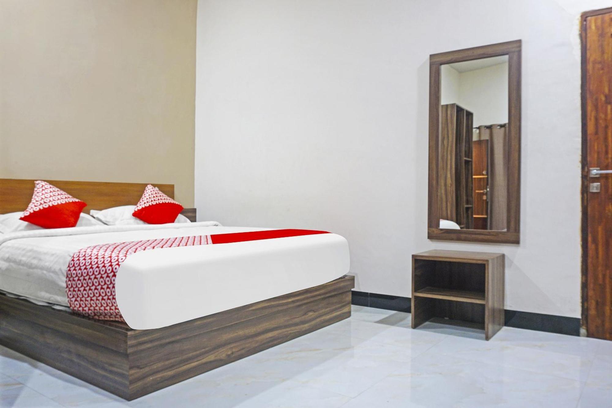 Collection O 91331 Hotel Grand Saota Soppeng Lalabata Esterno foto
