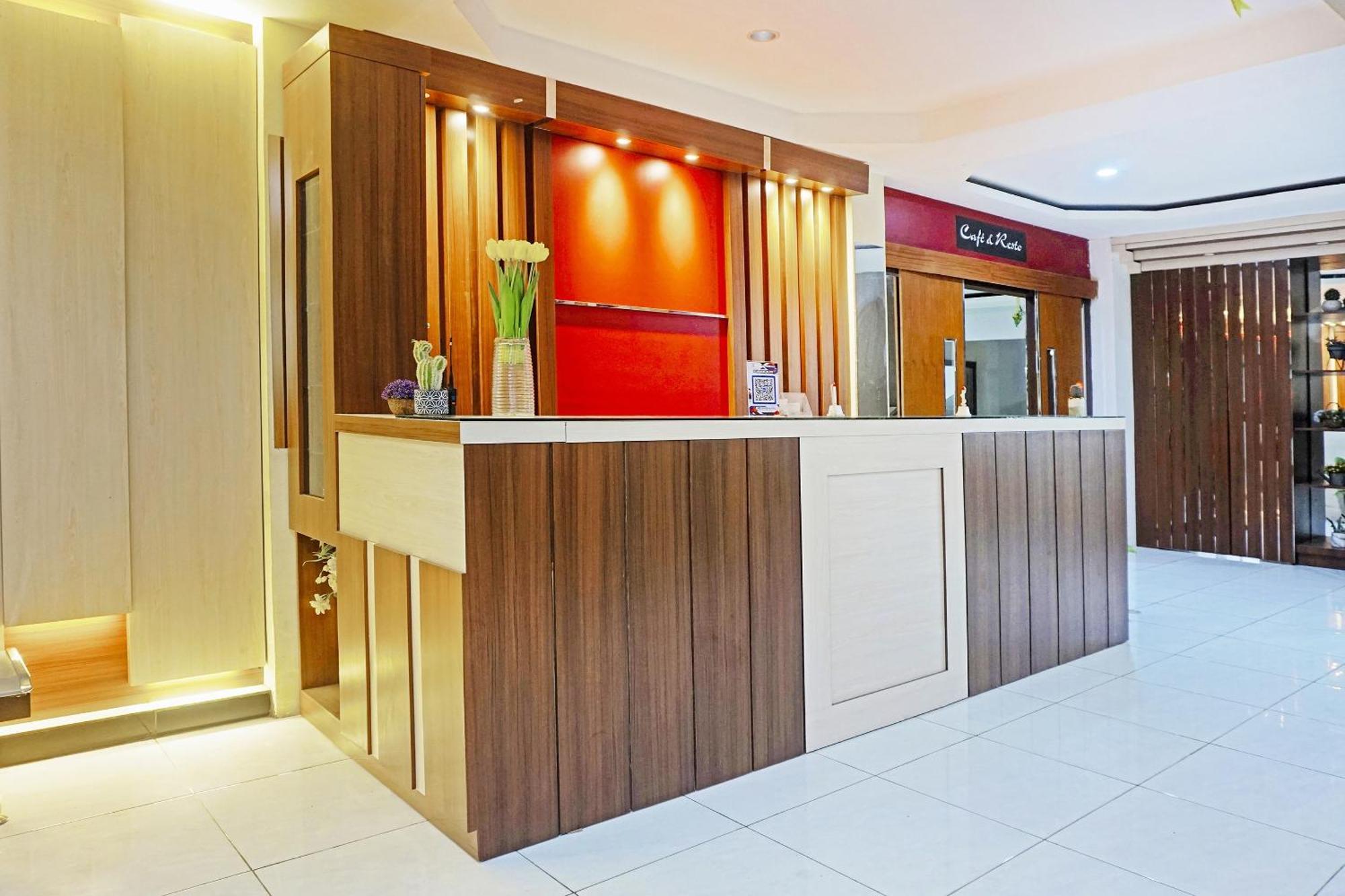 Collection O 91331 Hotel Grand Saota Soppeng Lalabata Esterno foto