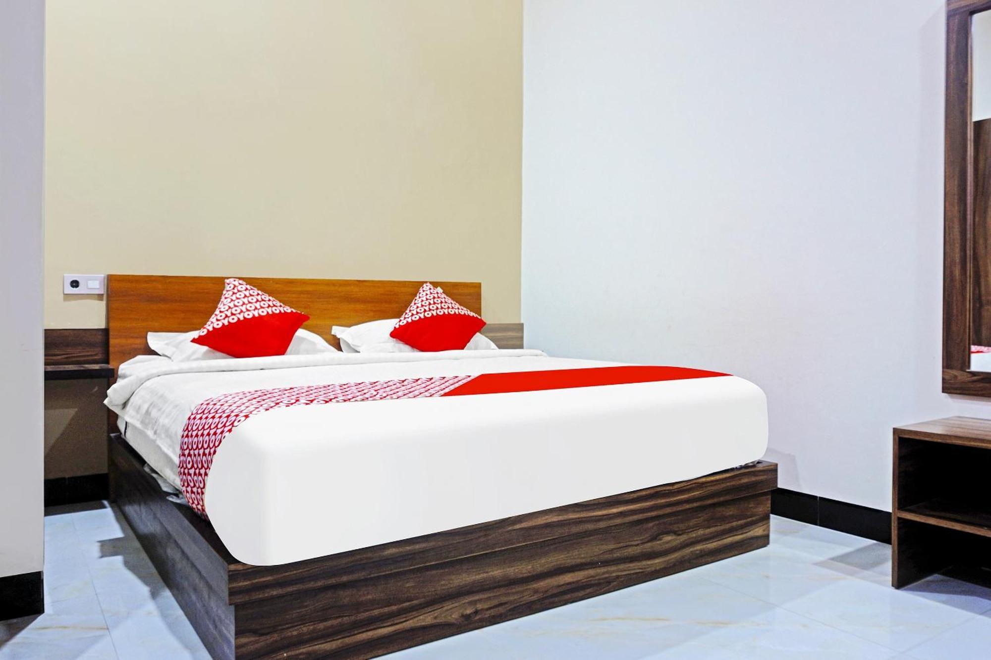 Collection O 91331 Hotel Grand Saota Soppeng Lalabata Esterno foto